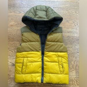 Mayoral green and black reversible vest, NWOT size 2T